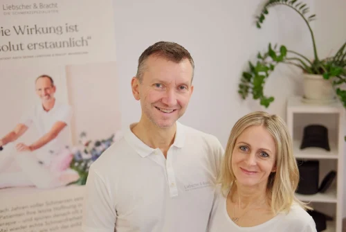 Zertifizierter Liebscher & Bracht-Therapeut Thomas Dietter und Zertifizierte Liebscher & Bracht-Therapeutin Susanne Radtke Dietter